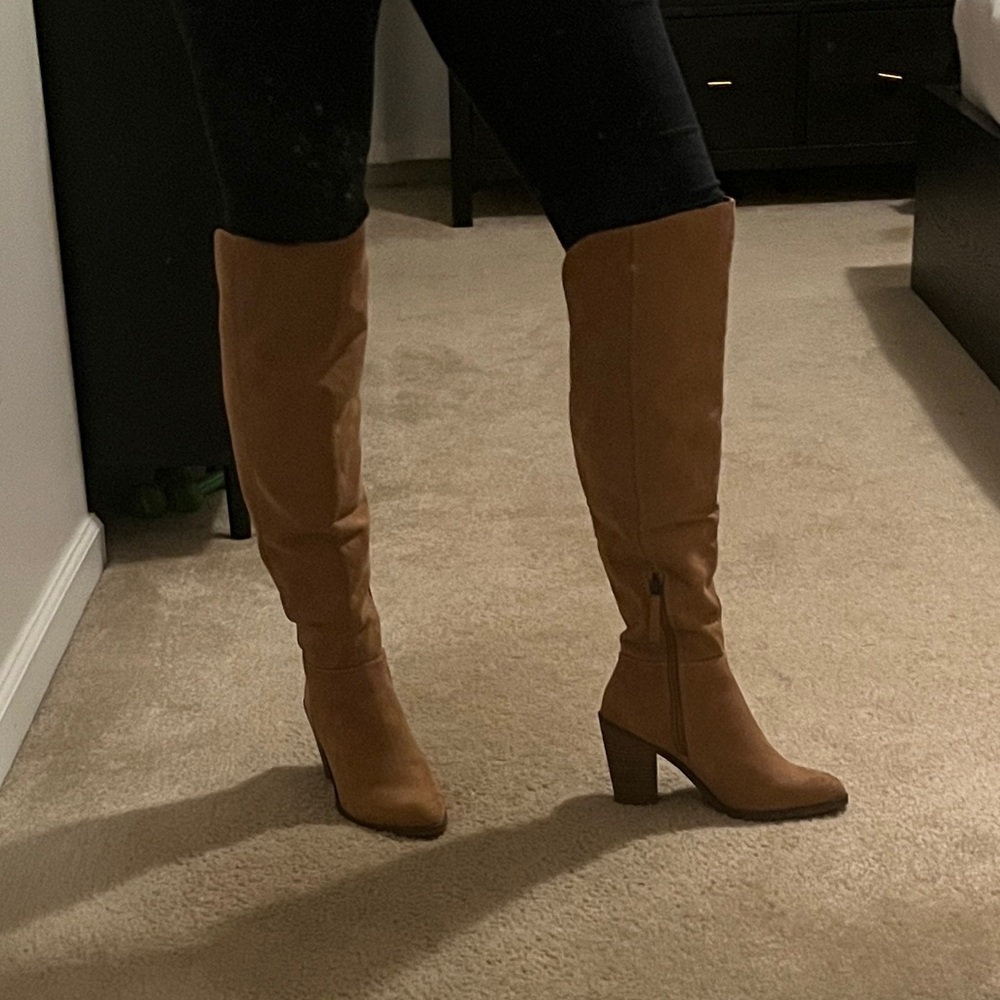 Universal Thread over the knee boots